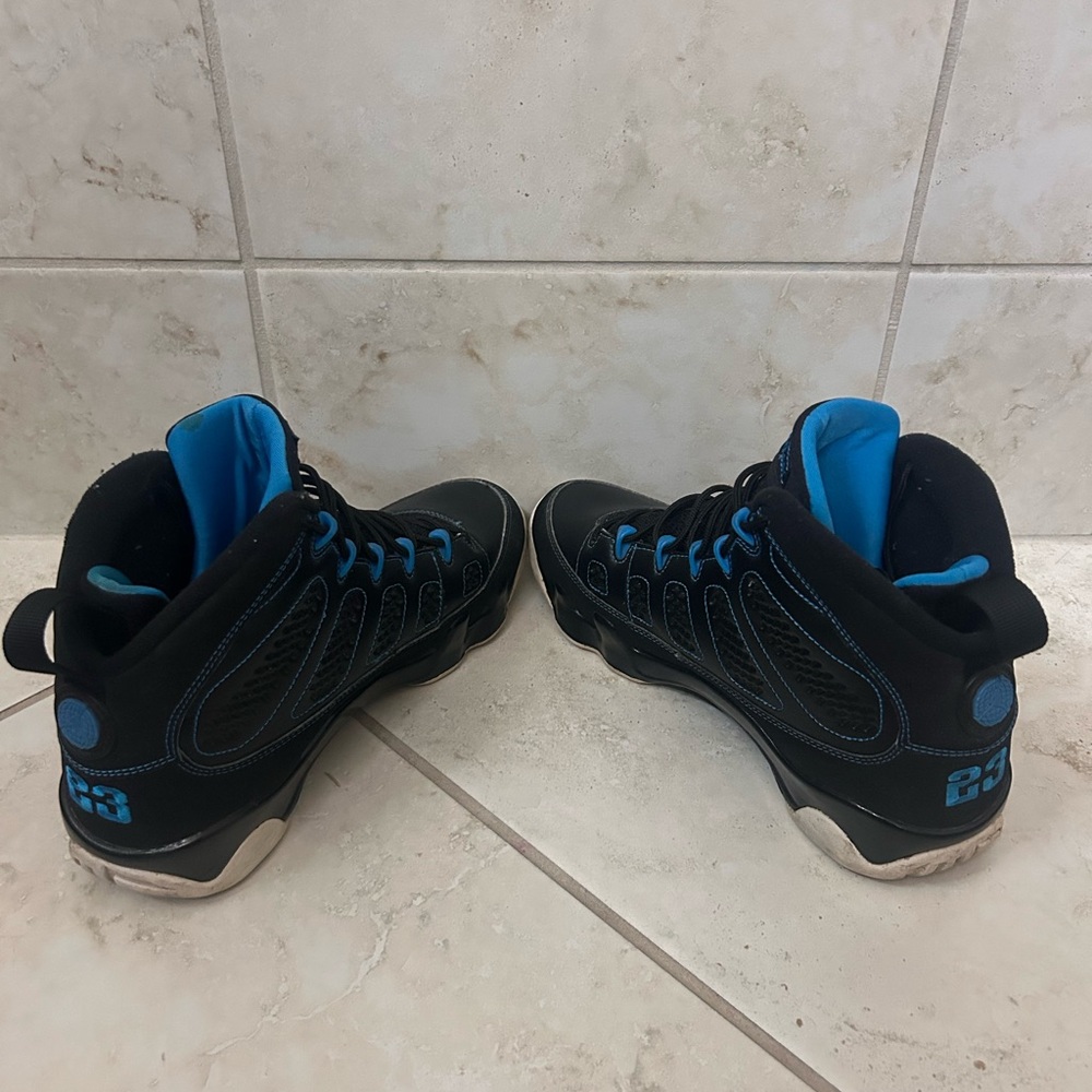 Jordan Retro 9 Photo Blue - Size 10.5